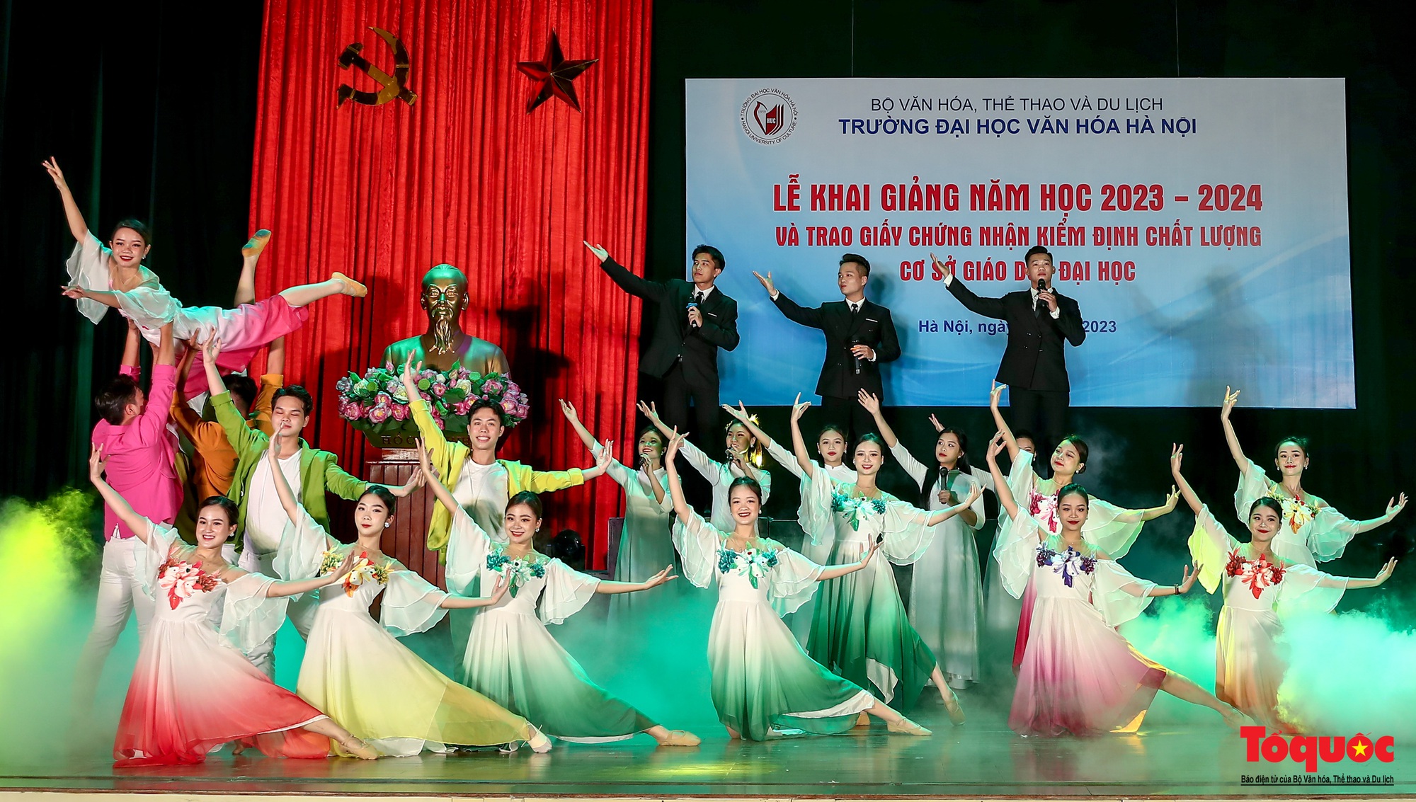 Gần 1.600 tân sinh viên ĐH Văn Hóa đón khai giảng - Ảnh 12.