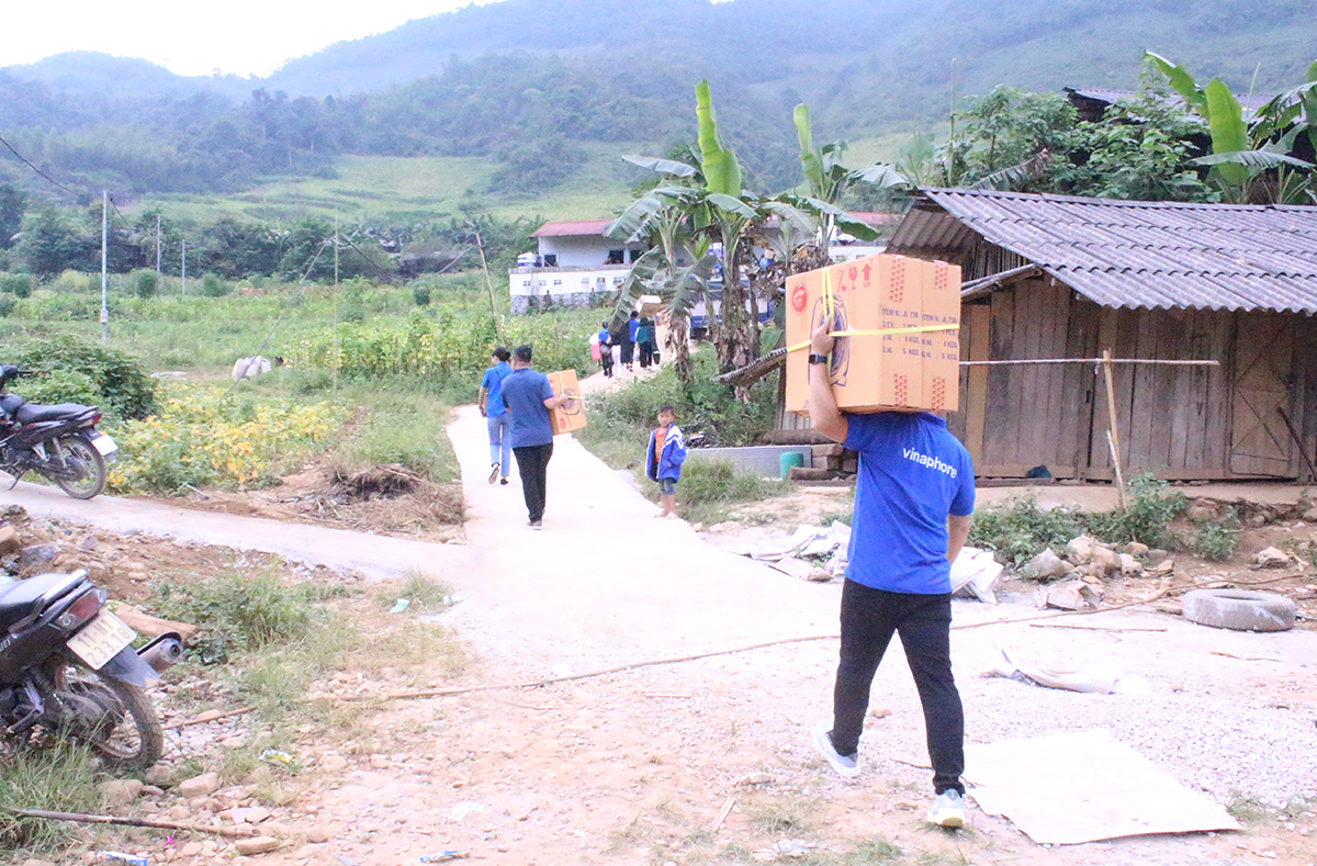 Đoàn Thanh niên Cục Du lịch Quốc gia Việt Nam chung tay mang “hạnh phúc” đến với điểm trường Lũng Tỳ, Cao Bằng - Ảnh 13.