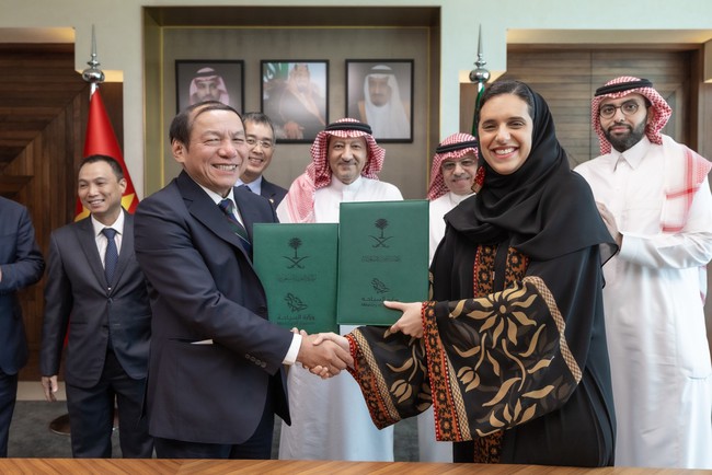 Ký Chương trình hành động trong lĩnh vực du lịch giữa Bộ VHTTDL Việt Nam và Bộ Du lịch Ả-rập Xê-út - Ảnh 2.