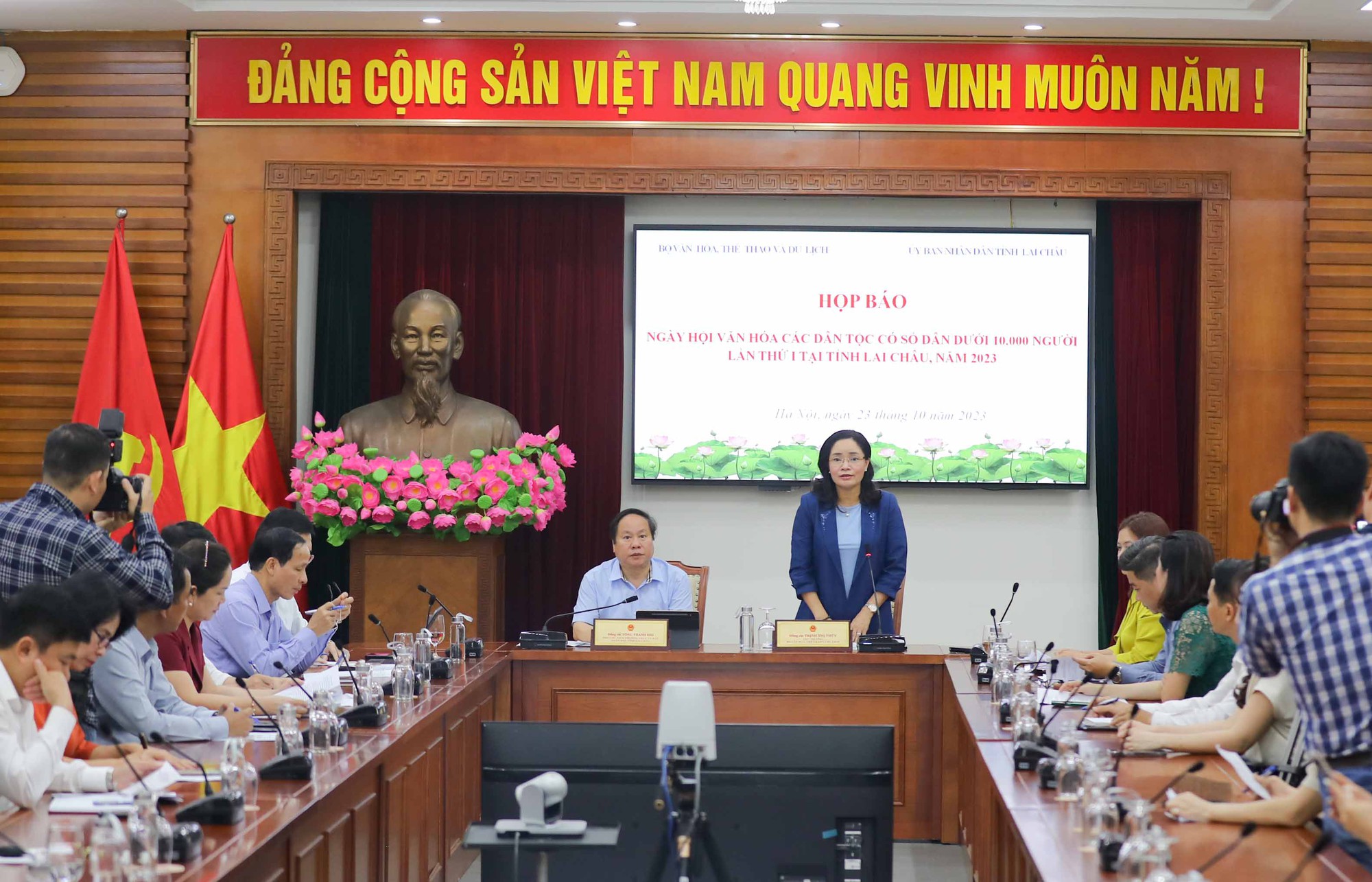 Tôn vinh giá trị văn hóa truyền thống các dân tộc dưới 10.000 người - Ảnh 1.