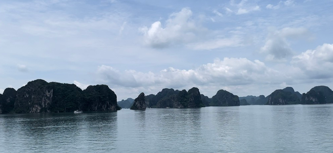 Quảng Ninh kích cầu du lịch cuối năm - Ảnh 1.