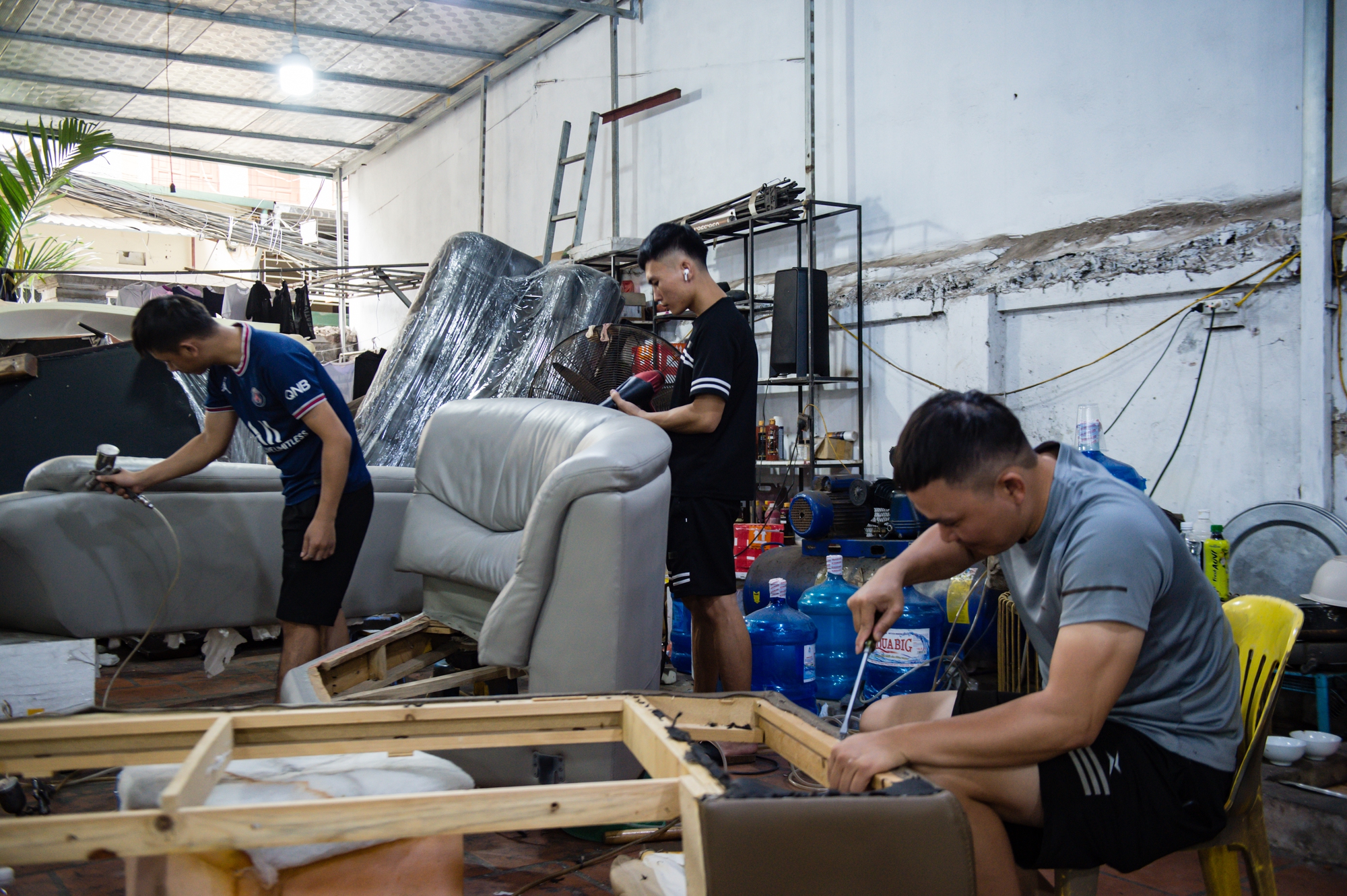 Hành trình viết lại cuộc đời mình và những người cùng cảnh ngộ bằng niềm đam mê đồ da của chàng trai 9x - Ảnh 4.
