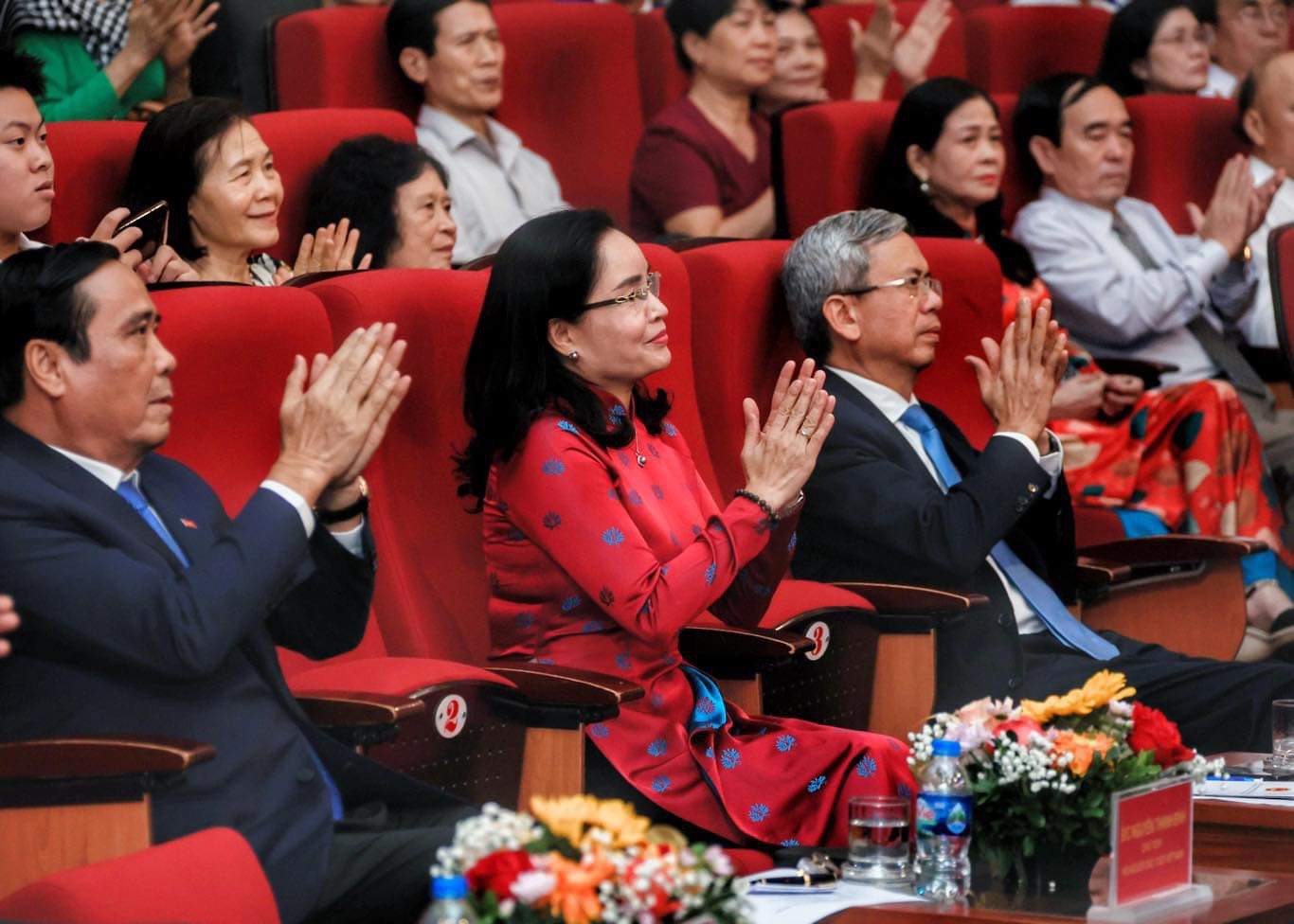 Khai mạc Liên hoan tiếng hát Người cao tuổi năm 2023: Lan tỏa thông điệp Người cao tuổi sống vui, sống khoẻ, sống hạnh phúc - Ảnh 1.