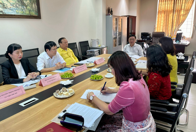 Họp Hội đồng thẩm định nghiệm thu Đề án "Xây dựng mô hình thư viện cơ sở phục vụ nhân dân vùng trung du và miền núi Bắc Bộ giai đoạn 2025 - 2030, tầm nhìn đến năm 2045" - Ảnh 1.