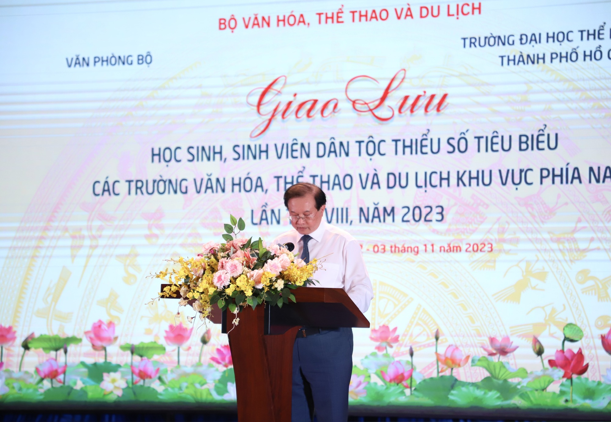 Ấn tượng đêm giao lưu HSSV dân tộc thiểu số tiêu biểu các trường VHTTDL khu vực phía Nam - Ảnh 3.