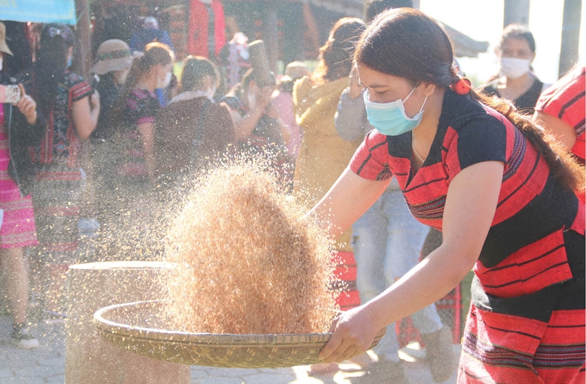 Thừa Thiên Huế: Phát triển du lịch gắn với văn hóa dân gian miền núi - Ảnh 1.