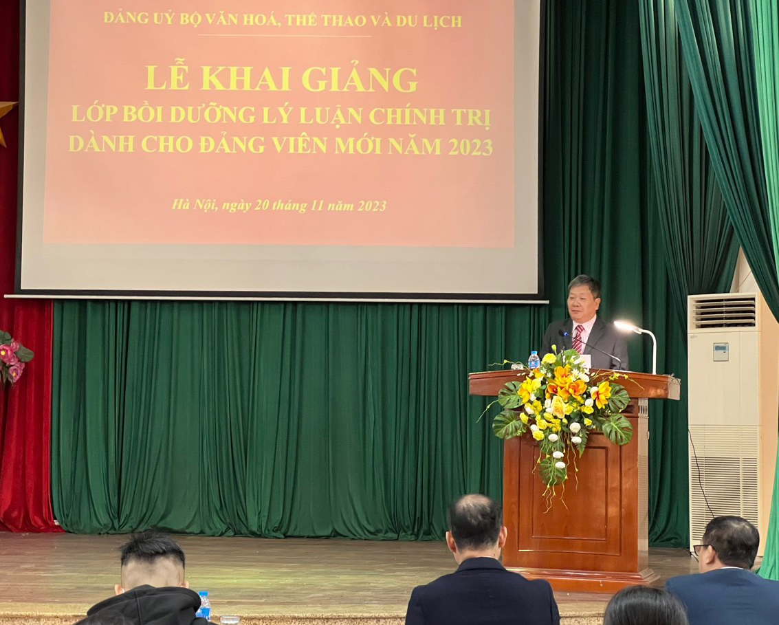 Đảng ủy Bộ VHTTDL: Khai giảng lớp bồi dưỡng lý luận chính trị dành cho đảng viên mới - Ảnh 1.