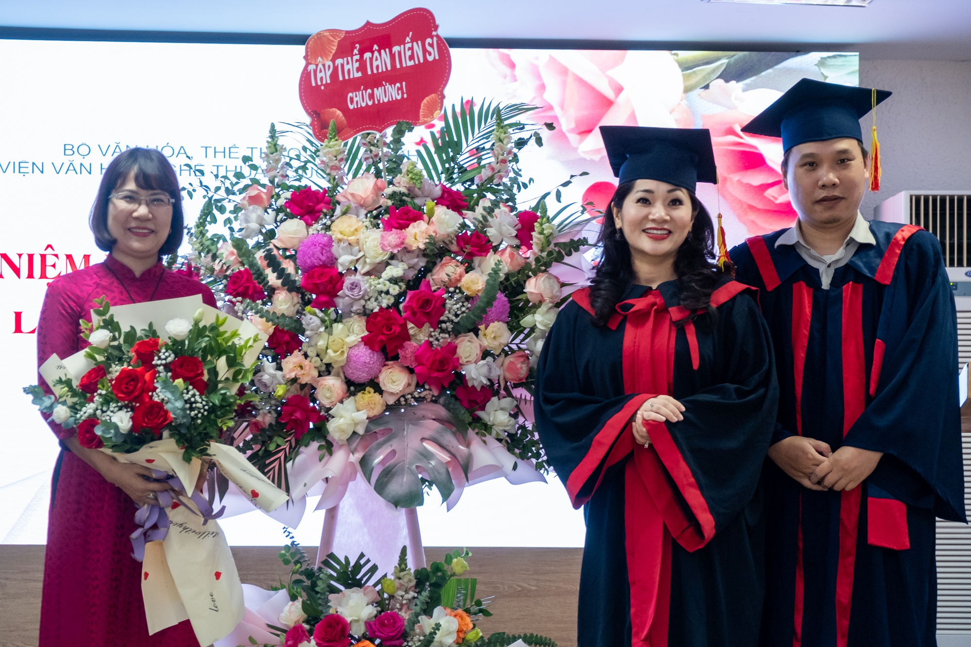 Thứ trưởng Hoàng Đạo Cương dự lễ kỷ niệm ngày nhà giáo Việt Nam và lễ trao bằng Tiến sĩ tại Viện Văn hóa Nghệ thuật quốc gia Việt Nam - Ảnh 10.