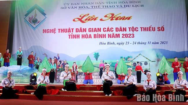 Khai mạc Liên hoan nghệ thuật dân gian các dân tộc thiểu số tỉnh Hòa Bình - Ảnh 2.