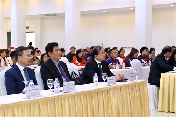 Vinh danh thành tích xuất sắc các HLV, VĐV thể thao người khuyết tật - Ảnh 1.