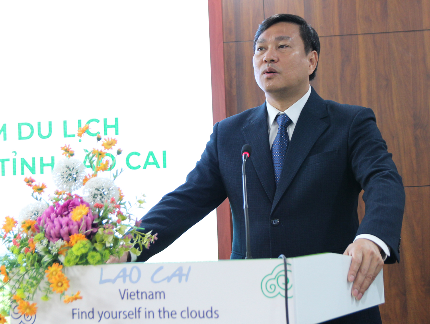 Nghiên cứu xây dựng sản phẩm du lịch vùng đồng bào dân tộc thiểu số tỉnh Lào Cai - Ảnh 2.