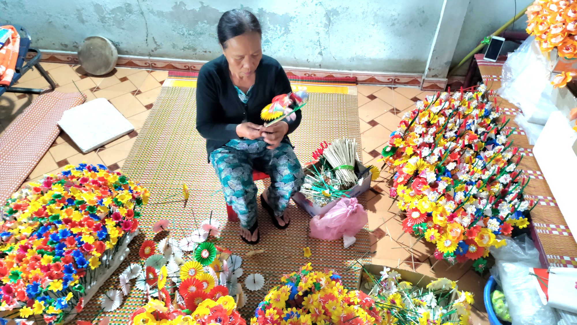 "Đánh thức" tiềm năng du lịch làng nghề Thừa Thiên Huế - Ảnh 1.