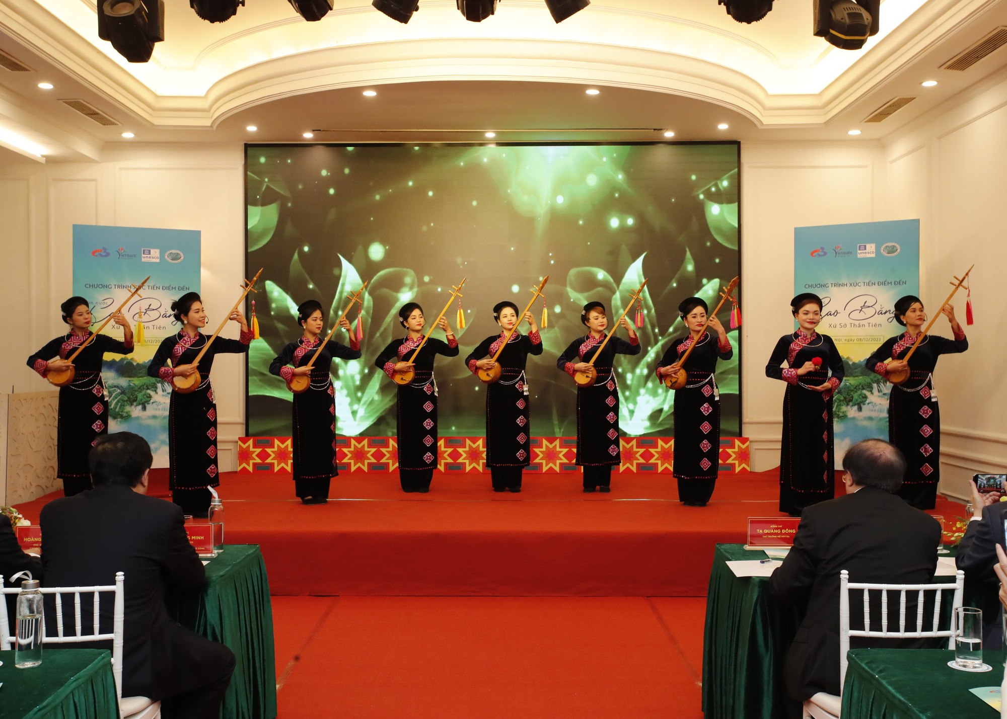 Thứ trưởng Tạ Quang Đông: Lan tỏa mạnh mẽ các giá trị văn hóa, du lịch thế mạnh của Cao Bằng - Ảnh 5.