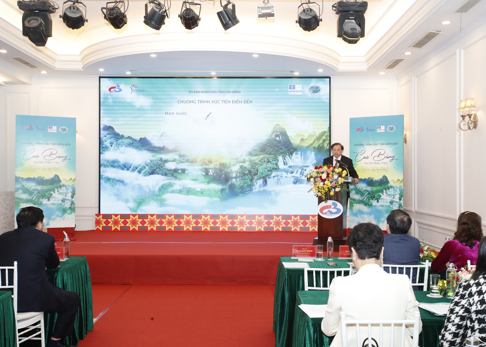 Thứ trưởng Tạ Quang Đông: Lan tỏa mạnh mẽ các giá trị văn hóa, du lịch thế mạnh của Cao Bằng - Ảnh 4.