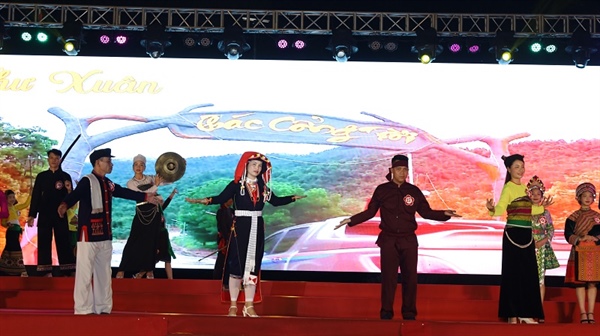 Thanh Hóa: Bảo tồn và phát triển ngôn ngữ, trang phục, nghề truyền thống của các dân tộc thiểu số - Ảnh 1.