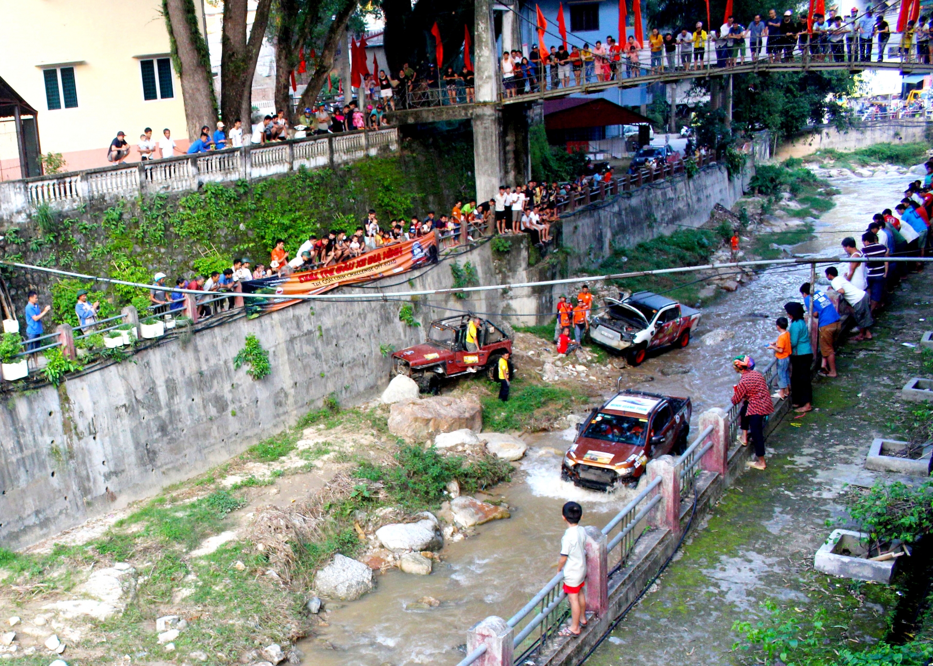 Hà Giang: Khai thác tiềm năng du lịch mạo hiểm - Ảnh 1.