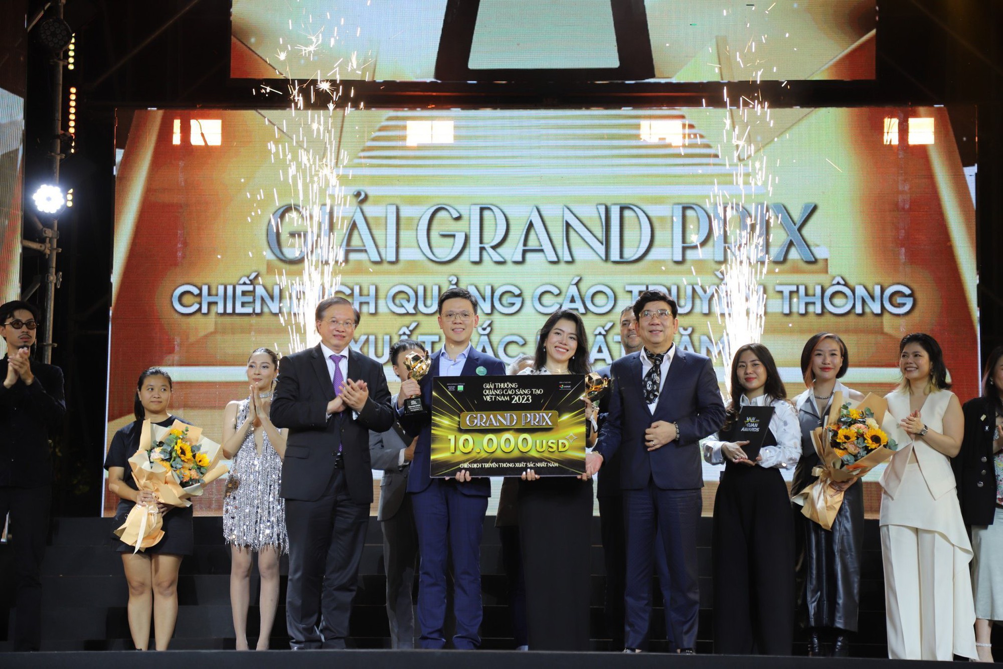 Lễ vinh danh Giải thưởng Quảng cáo Sáng tạo Việt Nam 2023 - Ảnh 1.