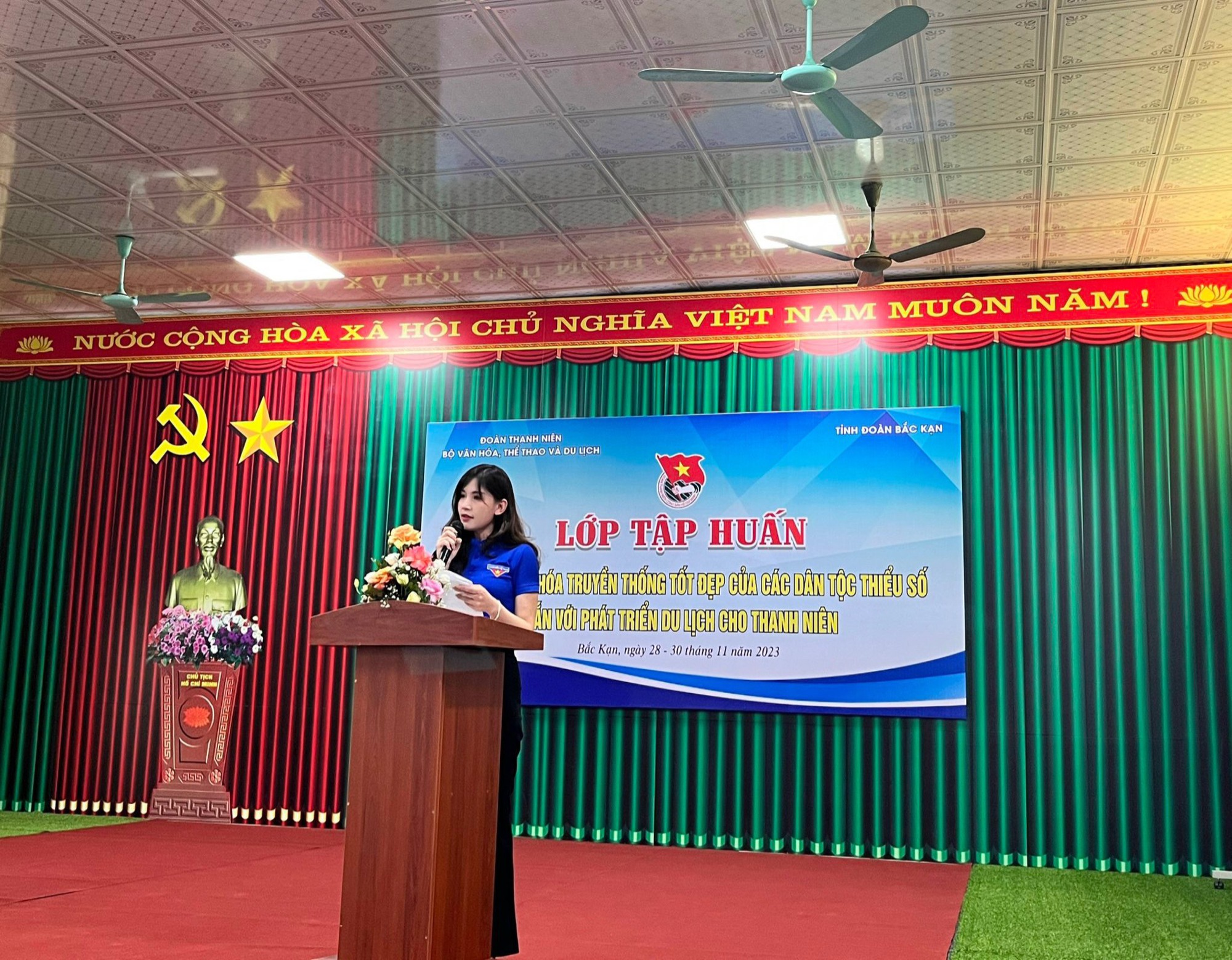 Đoàn Thanh niên Bộ VHTTDL phối hợp tổ chức Lớp tập huấn bảo tồn văn hóa truyền thống tốt đẹp của các dân tộc thiểu số gắn với phát triển du lịch cho thanh niên - Ảnh 2.