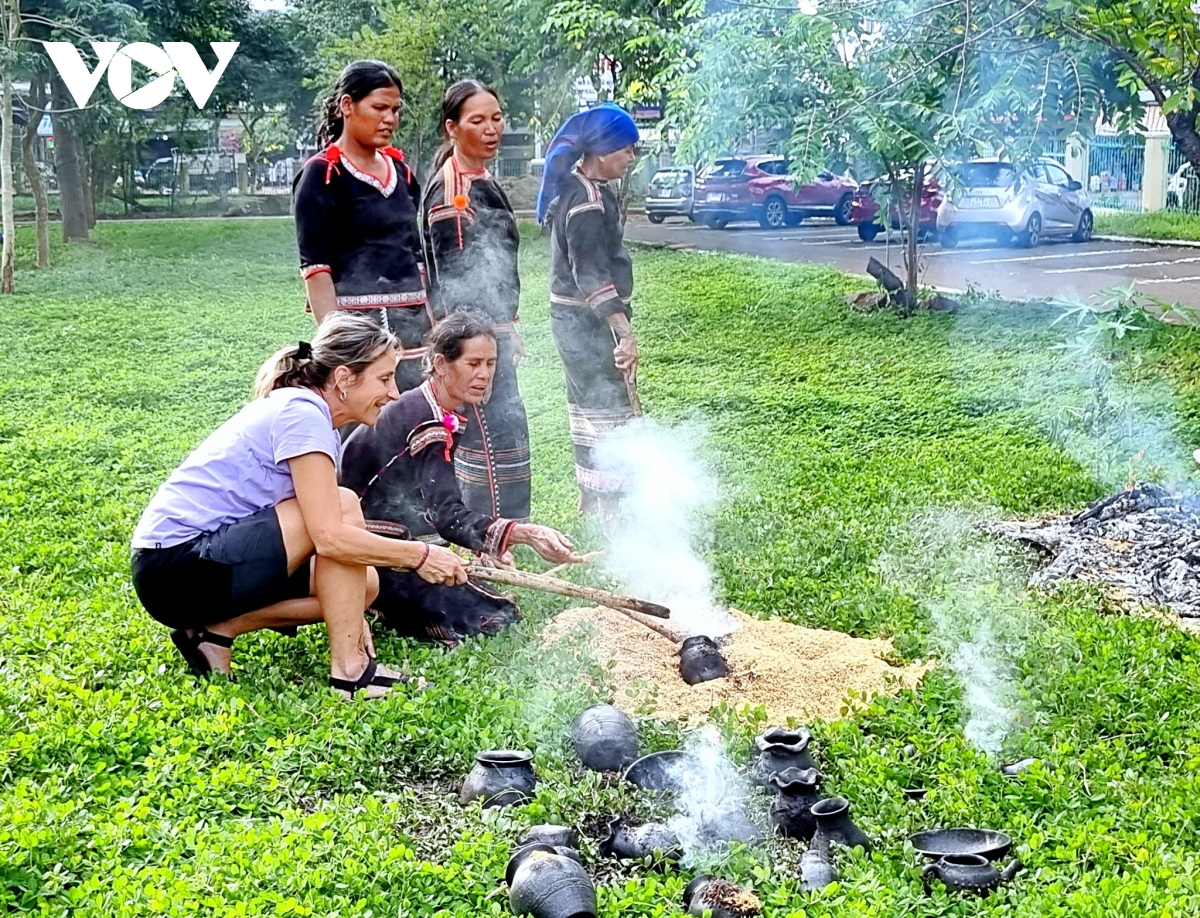 Du lịch Tây Nguyên khởi sắc nhờ "đánh thức" giá trị truyền thống - Ảnh 1.