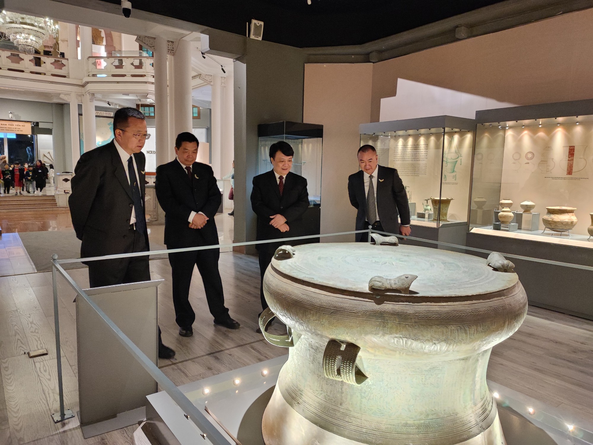 Bảo tàng Lịch sử quốc gia Việt Nam và Bảo tàng tỉnh Vân Nam (Trung Quốc) ký Bản ghi nhớ hợp tác về bảo tồn di sản văn hóa - Ảnh 6.