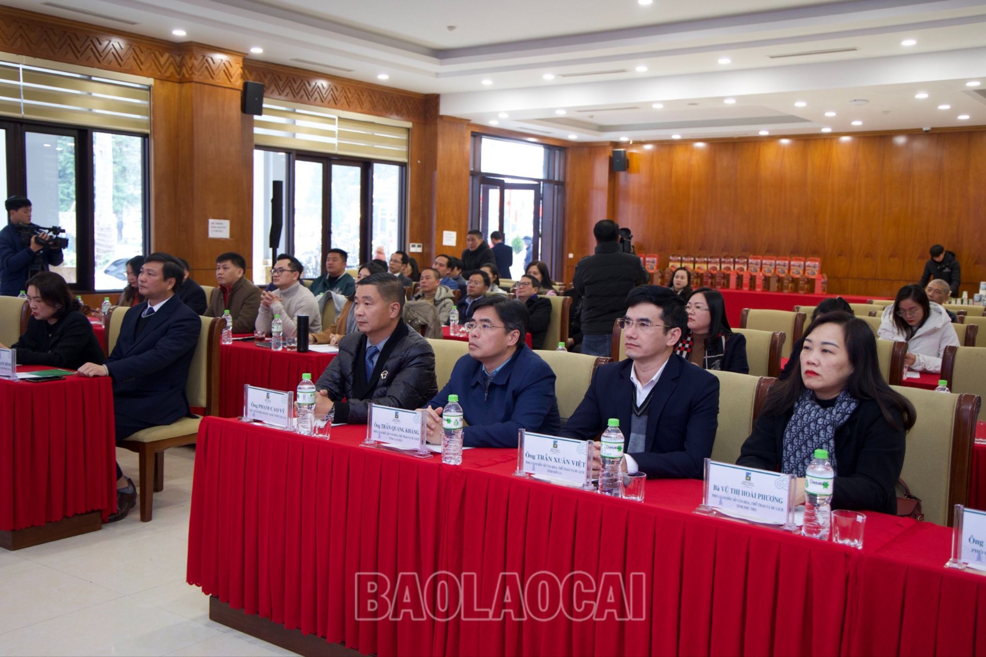 Ứng dụng chuyển đổi số trong liên kết hợp tác phát triển du lịch 8 tỉnh Tây Bắc mở rộng và Thành phố Hồ Chí Minh - Ảnh 2.
