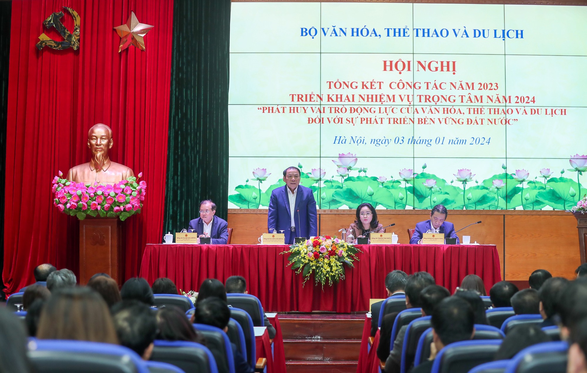 Bộ trưởng Nguyễn Văn Hùng: "Có giấc mơ lớn nhưng phải biết thức dậy để hành động" - Ảnh 1.