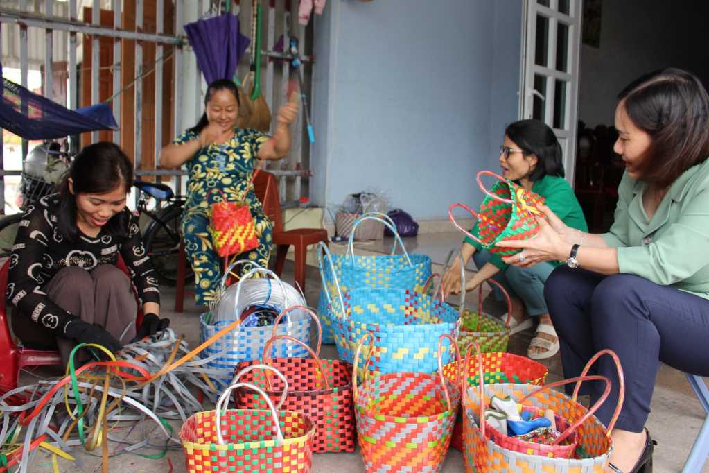 Quảng Ninh: Sôi nổi hoạt động xây dựng môi trường văn hóa - Ảnh 3.