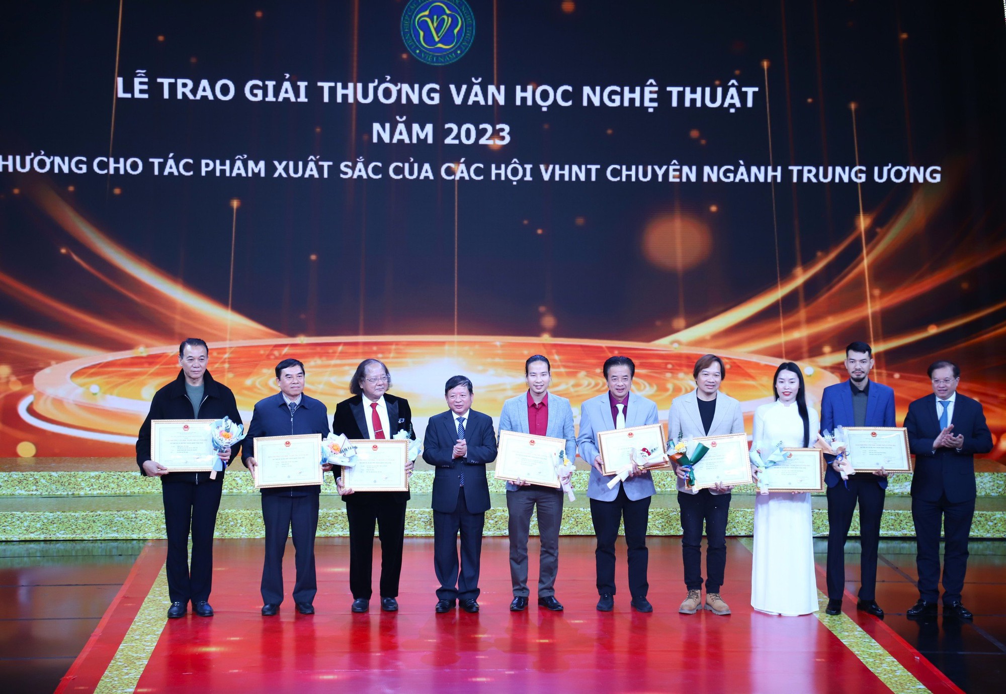 69 tác phẩm được trao Giải thưởng Văn học nghệ thuật năm 2023 - Ảnh 1.