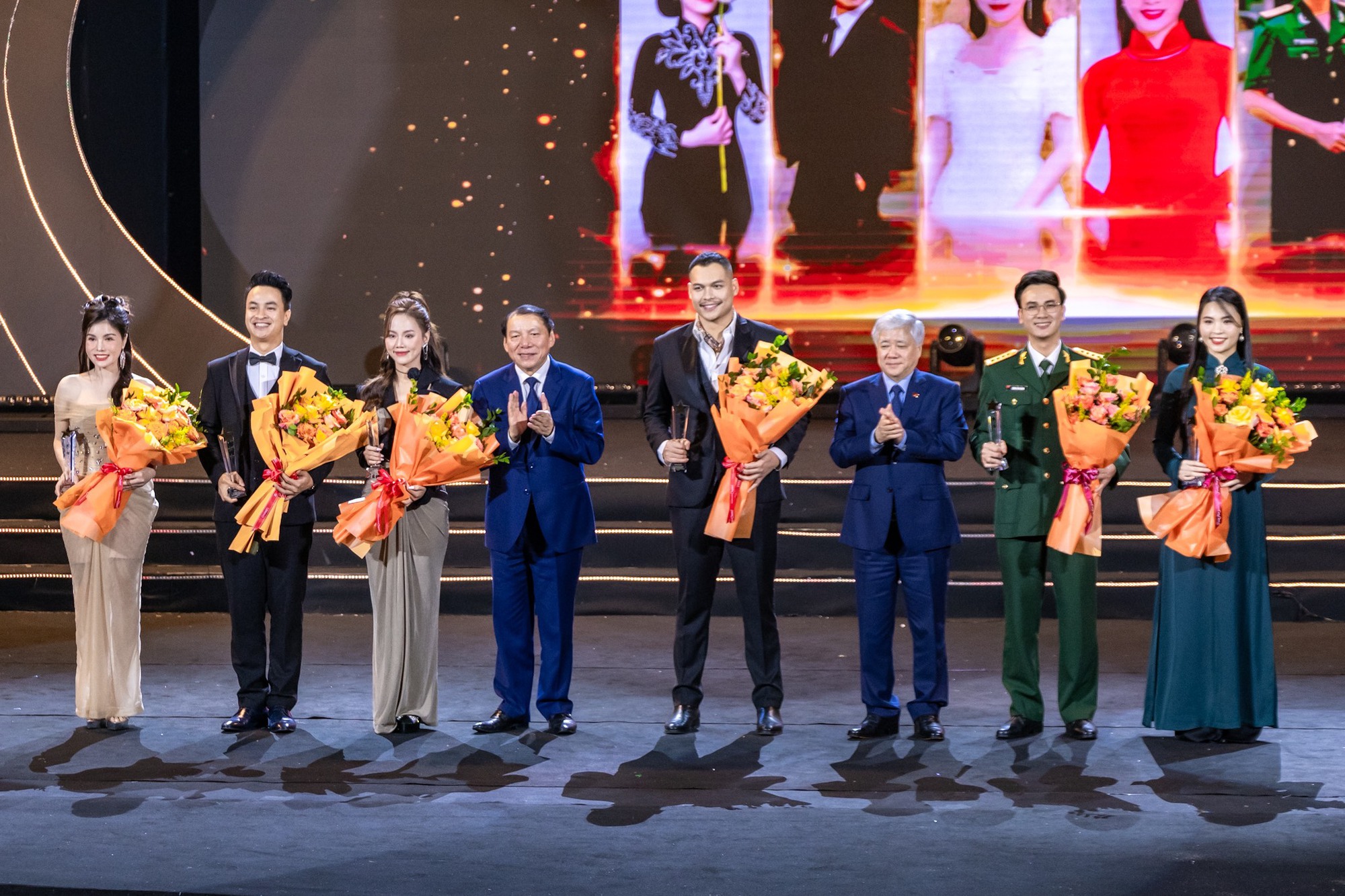 Lan tỏa các tấm gương nghệ sĩ tiêu biểu, nghệ sĩ trẻ, đóng góp tích cực cho văn học nghệ thuật  - Ảnh 3.