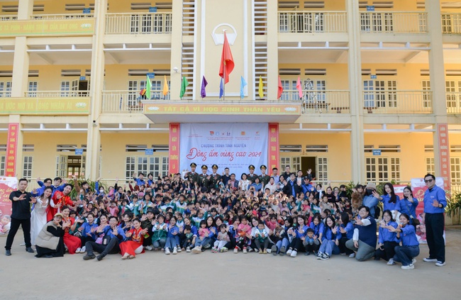 “Đông ấm vùng cao 2024” – Hành trình của tuổi trẻ - Ảnh 1.