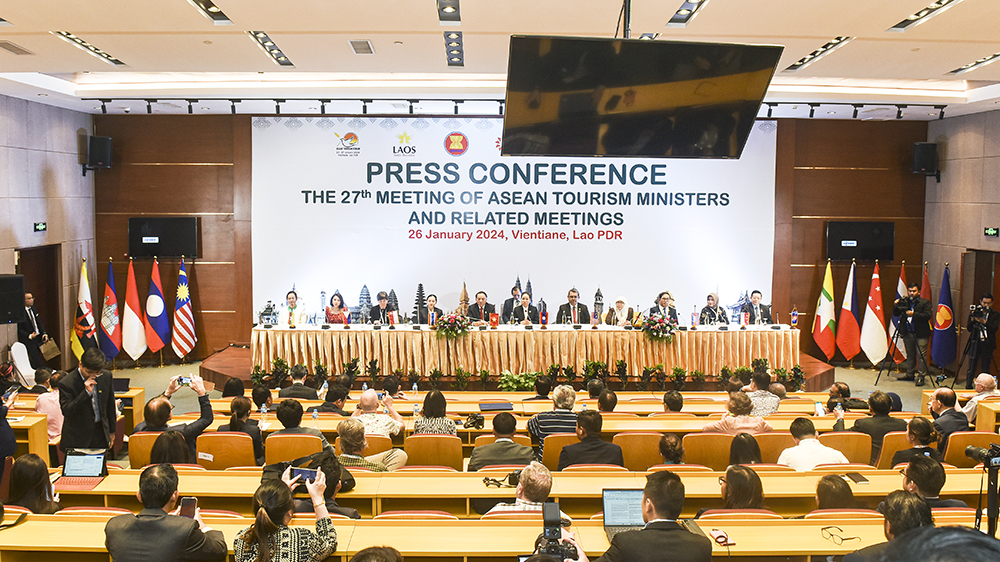 Bộ trưởng Nguyễn Văn Hùng dự họp báo Bộ trưởng Du lịch ASEAN - Ảnh 1.