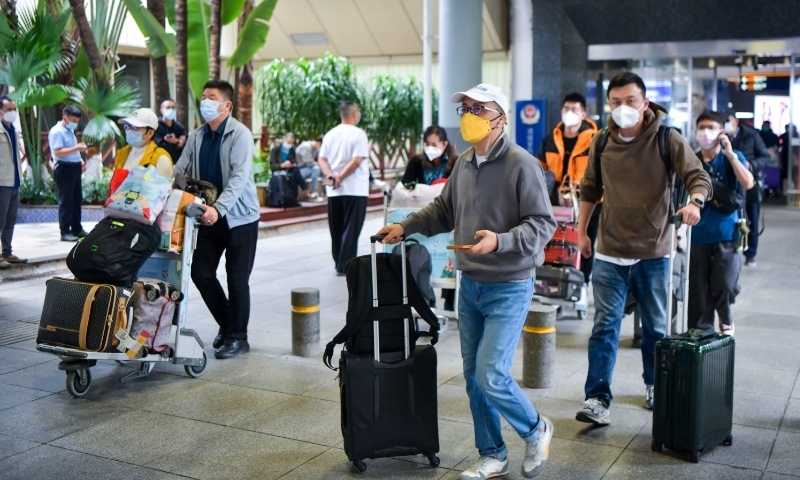 Tết 2024 sẽ là mùa “du lịch nước ngoài hot nhất trong 5 năm” ở Trung Quốc - Ảnh 1.