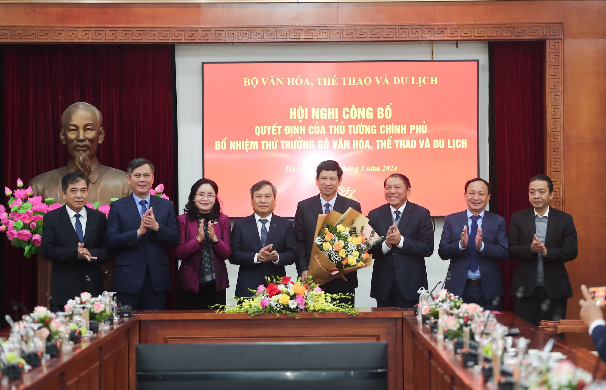 Trao quyết định bổ nhiệm ông Hồ An Phong giữ chức Thứ trưởng Bộ VHTTDL - Ảnh 5.