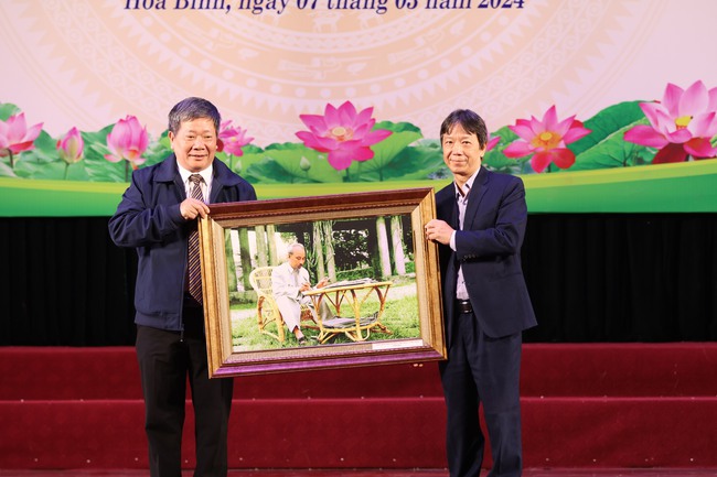 Công đoàn Bộ VHTTDL triển khai công tác nữ công năm 2024 và tặng quà cho đoàn viên, người lao động có hoàn cảnh khó khăn - Ảnh 5.