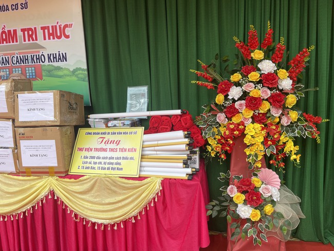 Công đoàn Khối Di sản - Văn hóa cơ sở triển khai chương trình “Gieo mầm tri thức” và tặng quà cho học sinh có hoàn cảnh khó khăn - Ảnh 4.