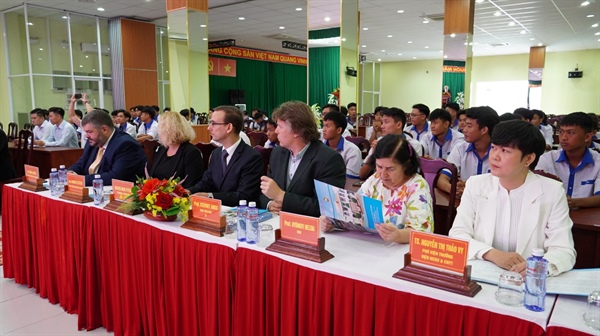 Trường Đại học TDTT TP.HCM tăng cường hợp tác về hoạt động nghiên cứu khoa học - Ảnh 1.