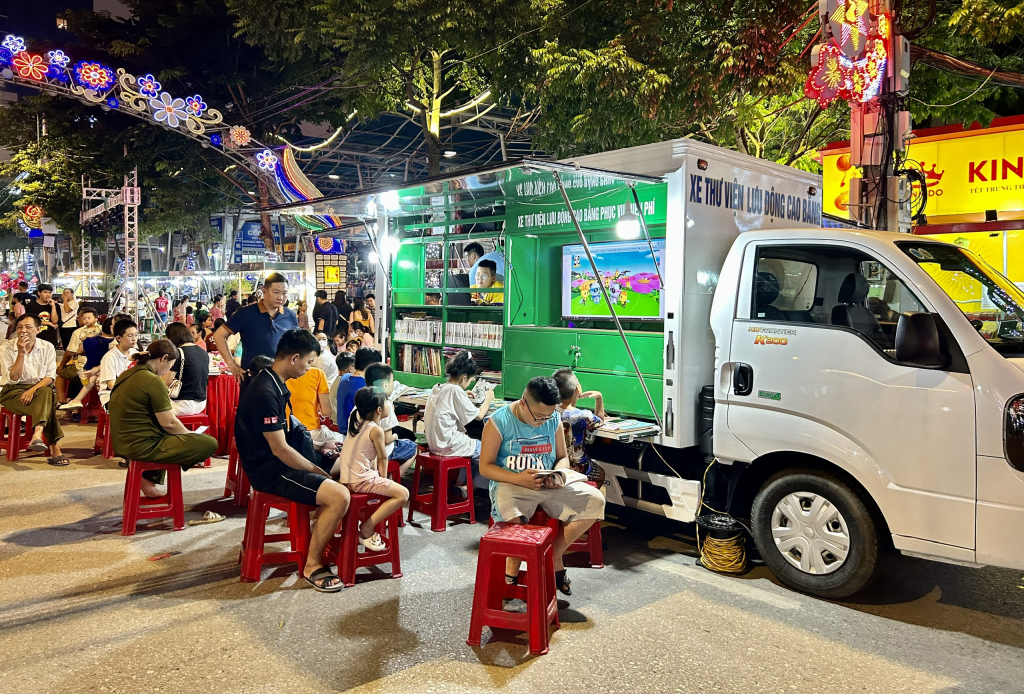Cao Bằng: Gìn giữ văn hóa đọc trong thời kỳ công nghệ số - Ảnh 1.