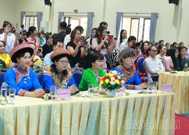 Tỉnh Lào Cai phát động “Tuần lễ trang phục truyền thống các dân tộc” - Ảnh 2.