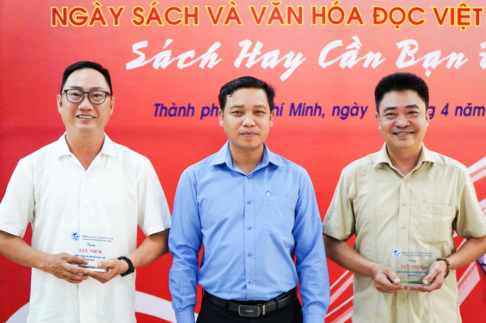 Trường Đại học Văn hóa TP.Hồ Chí Minh: Lan tỏa phong trào đọc sách nhân Ngày Sách và Văn hóa đọc Việt Nam 21/4 - Ảnh 2.