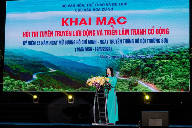 Khai mạc Hội thi tuyên truyền lưu động và Triển lãm tranh cổ động Kỷ niệm 65 năm Ngày mở đường Hồ Chí Minh- Ngày truyền thống Bộ đội Trường Sơn (19/5/1959-19/5/2024). - Ảnh 1.