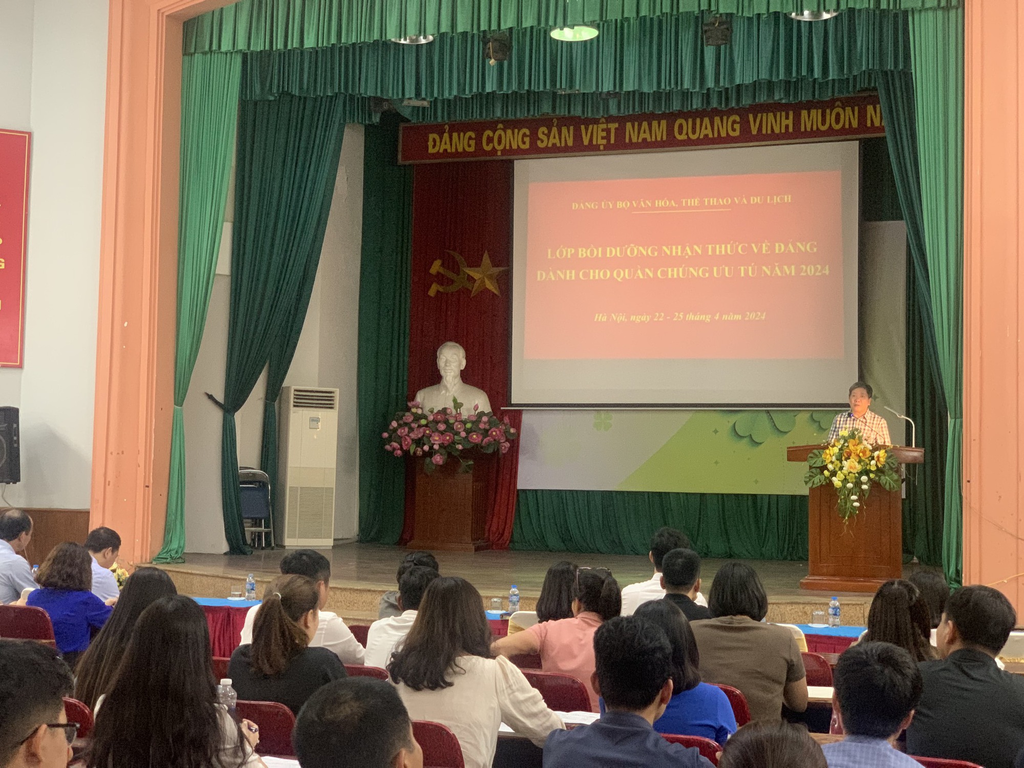Đảng ủy Bộ VHTTDL khai giảng lớp Bồi dưỡng nhận thức về Đảng - Ảnh 1.