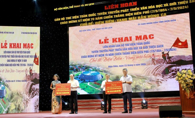 Khai mạc Liên hoan Tuyên truyền phát triển văn hóa đọc và giới thiệu sách năm 2024 - Ảnh 9.