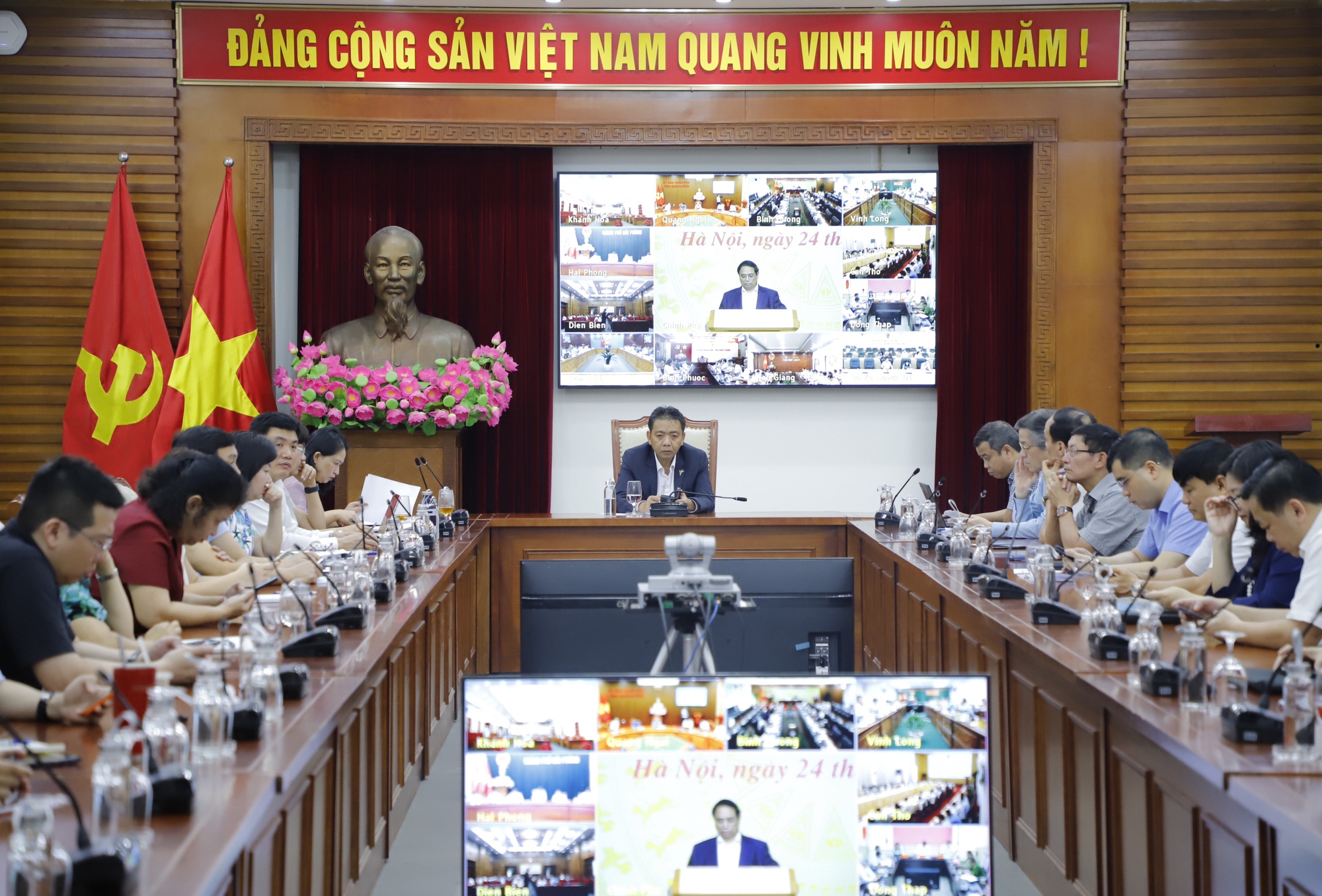 Ủy ban Quốc gia về chuyển đổi số thảo luận về kinh tế số - Ảnh 2.
