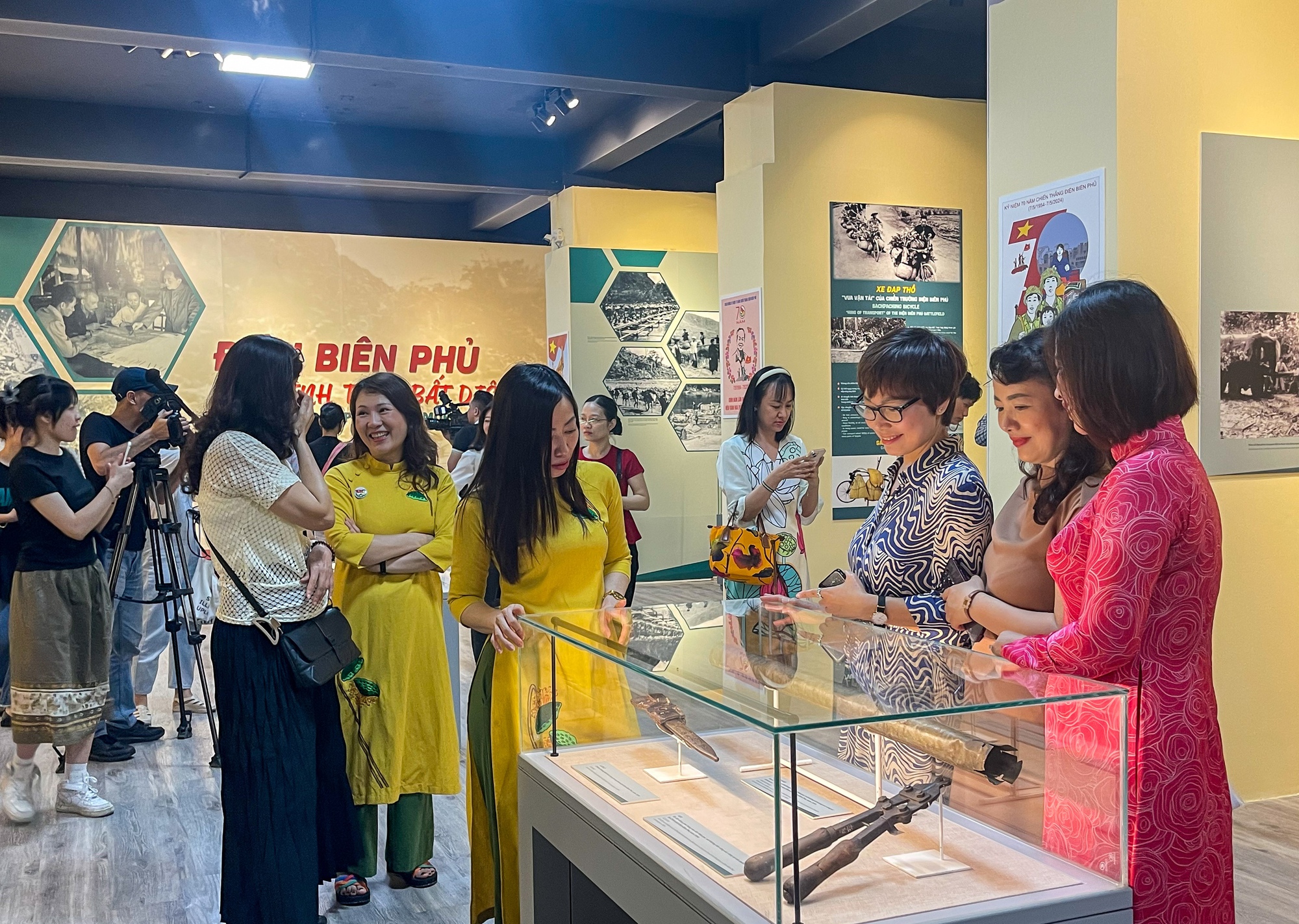 Khơi dậy niềm tự hào dân tộc qua trưng bày chuyên đề "Điện Biên Phủ - Tinh thần bất diệt" - Ảnh 9.
