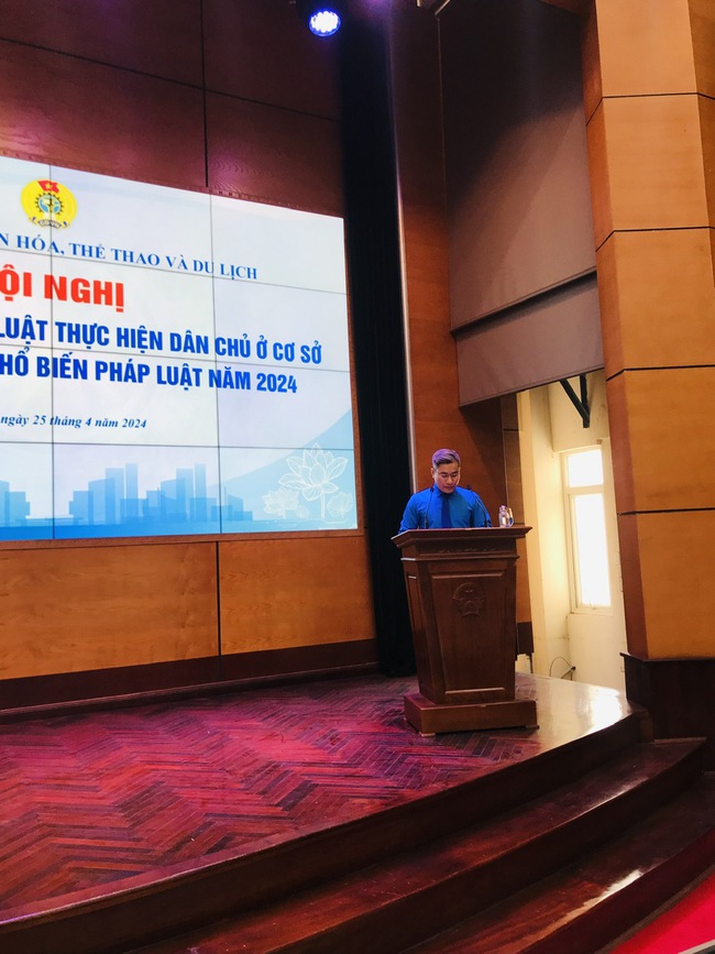 Công đoàn Bộ VHTTDL tổ chức Hội nghị tập huấn, quán triệt Luật thực hiện dân chủ ở cơ sở và tuyên truyền, phổ biến pháp luật năm 2024 - Ảnh 3.