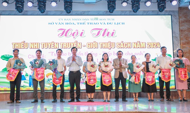 Kon Tum: Khai mạc Hội thi tuyên truyền, giới thiệu sách năm 2024 - Ảnh 1.