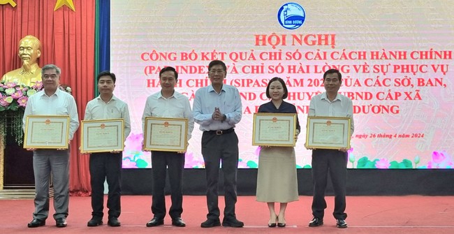 Bình Dương: Công bố Chỉ cố Cải cách hành chính năm 2023 - Ảnh 2.