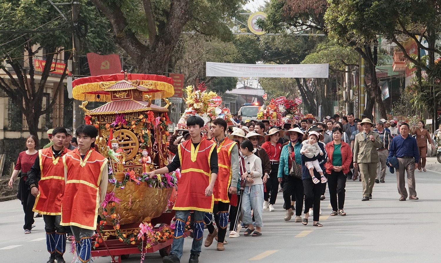 Lào Cai: Đầu tư phát triển du lịch tâm linh - Ảnh 1.