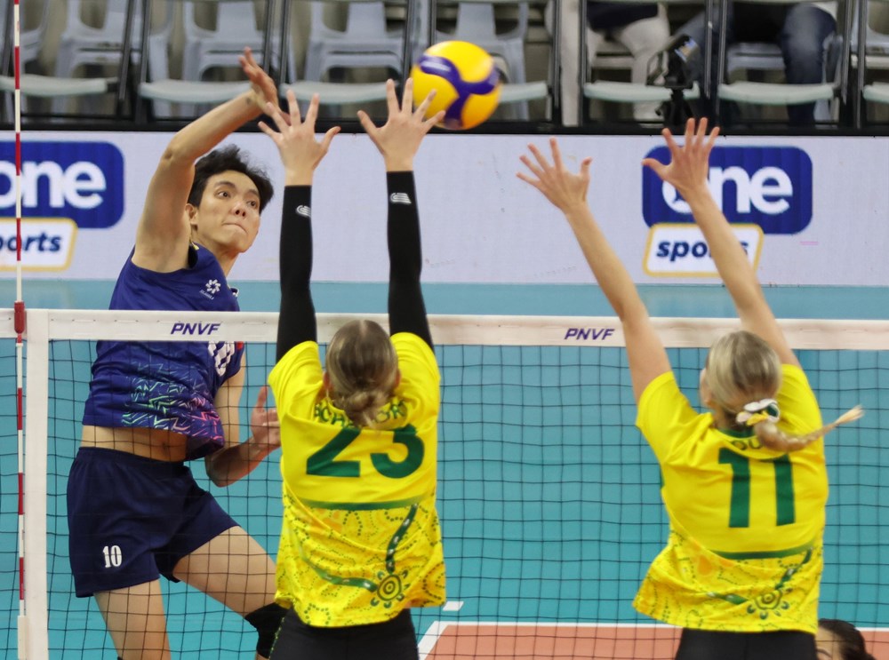 Tuyển bóng chuyền nữ Việt Nam vô địch AVC Challenge Cup 2024 - Ảnh 1.