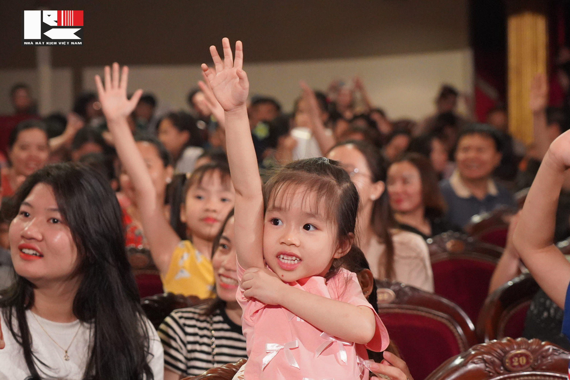 Công đoàn Khối tham mưu quản lý Nhà nước Bộ VHTTDL phối hợp, tổ chức chương trình Gala Hài Kịch đặc biệt  - Ảnh 6.